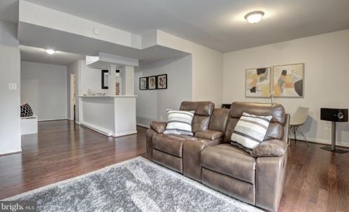 6369 Buffie Ct, Springfield VA  22015-3401 exterior