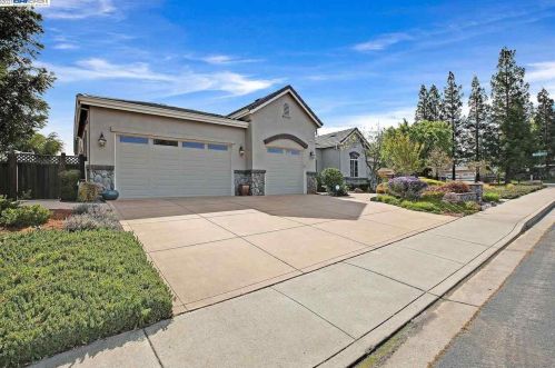 2262 Ryan St, Livermore, CA 94550-6409