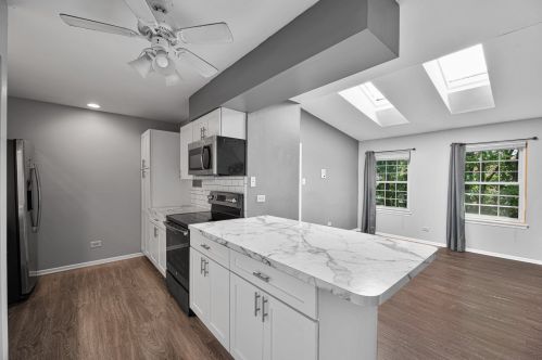 1413 Wyndham Cir, Palatine, IL 60074-7966