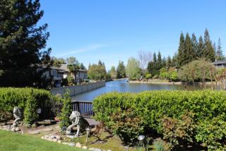 247 River Oaks Dr, Lodi, CA 95240-0563