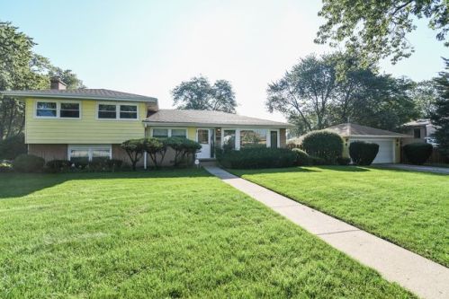 2741 Norma Ct, Glenview, IL 60025-4660