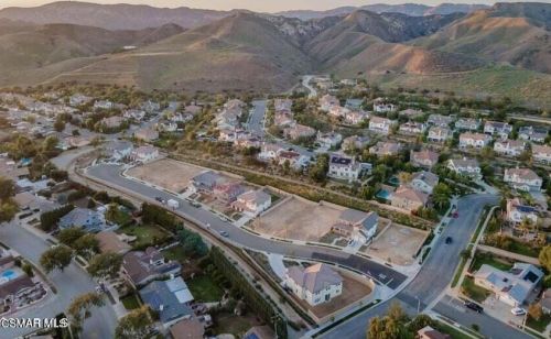 4667 Summit Ave, Simi Valley, CA 93063-1414