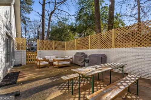 400 Breakwater Rdg, Atlanta GA  30328-1808 exterior