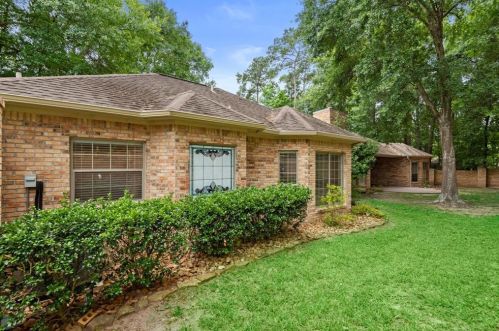 901 Longmire Rd, Conroe TX  77304-1851 exterior
