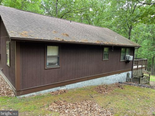 394 Greenwoods Dr, Berkeley Springs, WV 25411-5758