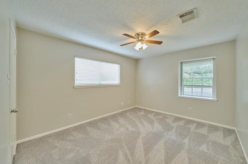 724 Vicksburg Ct, Conroe TX  77302-3836 exterior