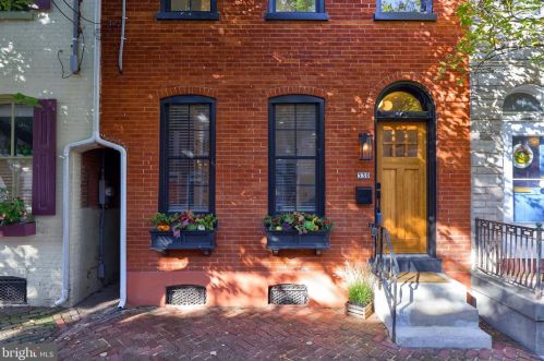 330 Mary St, Lancaster PA  17603-3328 exterior