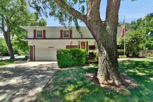1113 Armstrong Ave, Derby, KS 67037-2801