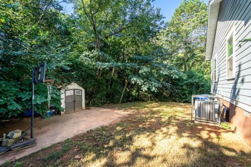 214 Hilltop, Atlanta GA  30015 exterior