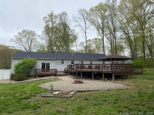 26 Lyman Rd, Waterbury, CT 06704-1626