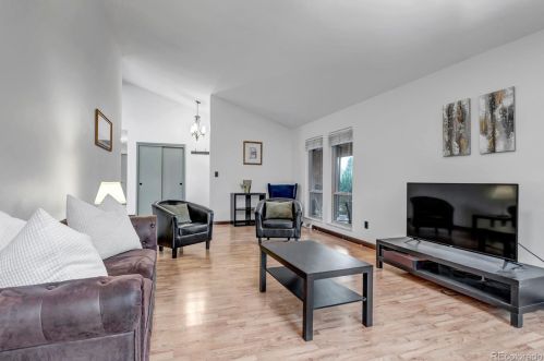 8022 Hinsdale Pl, Englewood CO  80112-1829 exterior