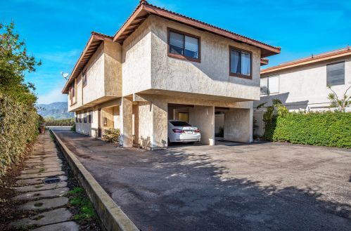 250 Ash Ave, Carpinteria, CA 93013-2245