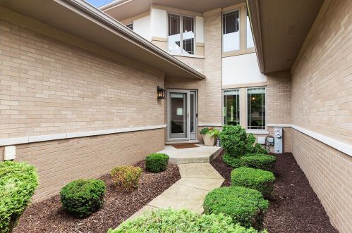 20450 Fallingwater Cir, Frankfort, IL 60423-1804