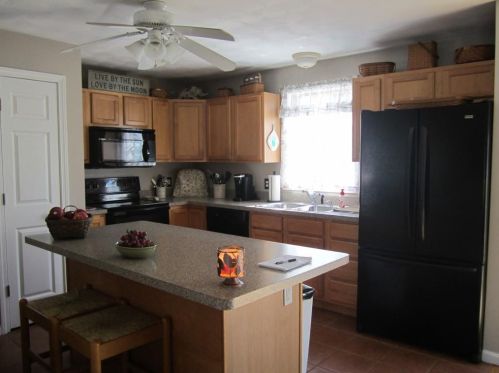10 Darton St, Coventry, RI 02816-5543