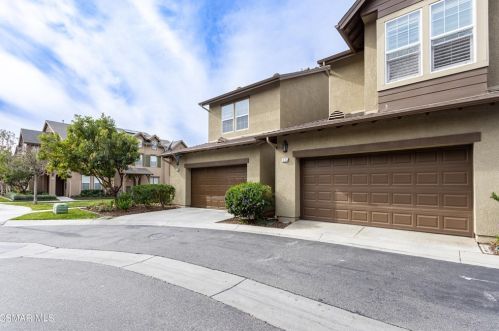 371 Feather River Pl, Oxnard, CA 93036-5305
