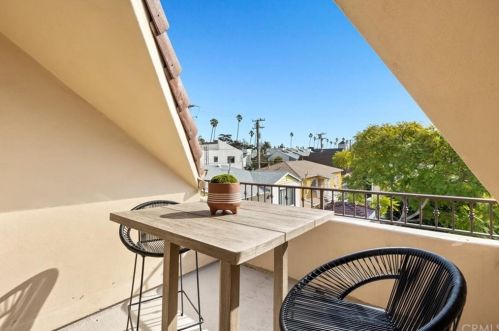911 7th St, Santa Monica CA  90403-2779 exterior