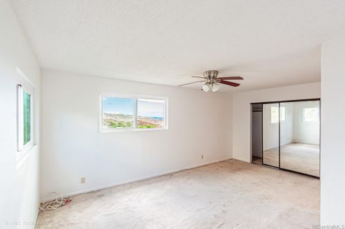 1043 Kaumoku St, Honolulu HI  96825-1307 exterior