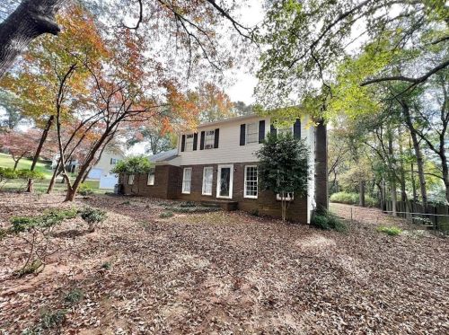 204 Lexington Dr, Holly Springs, GA 30188-2916