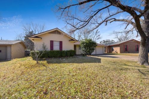 3605 Bryn Mawr Dr, Irving TX  75062-4531 exterior