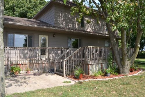 46084 283rd St, Davis, SD 57021-6111
