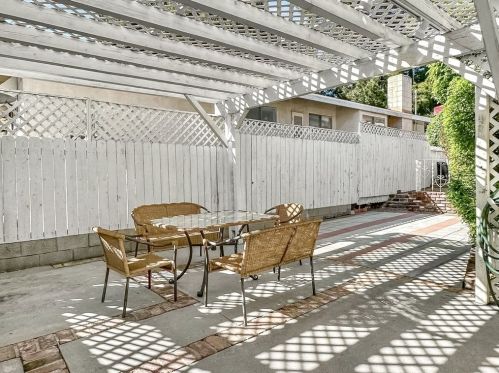 4411 Dunsmore Ave, Glendale CA  91214-2529 exterior