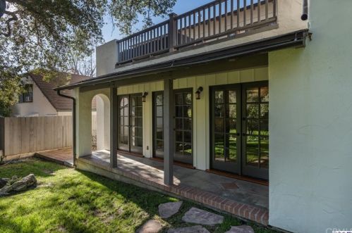 1932 Montecito Dr, Glendale CA  91208-1822 exterior