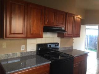 235 Mitchell Ave, Clovis, CA 93612-2617