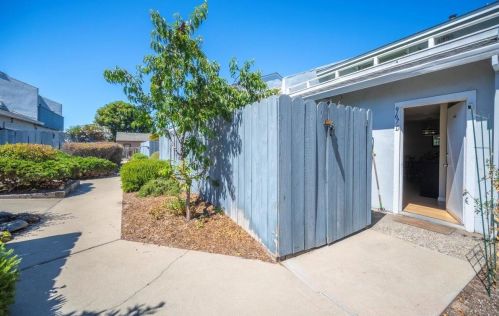 967 Hilby Ave, Seaside, CA 93955-5358