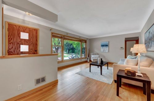 2476 Aglen St, Saint Paul MN  55113-3310 exterior