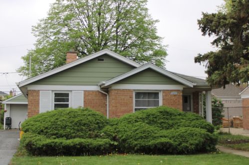 9739 Richard Ave, Schiller Park, IL 60131-3215