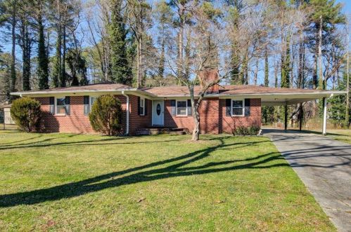 261 Kurtz Rd, Marietta, GA 30066-5157