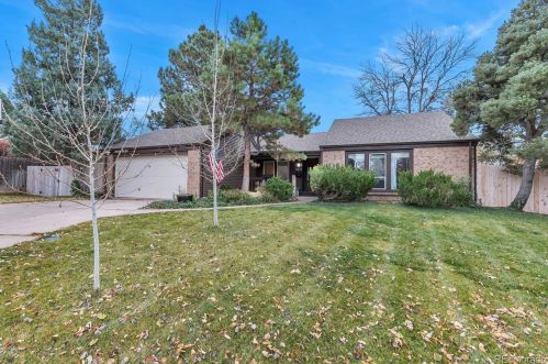 8022 Hinsdale Pl, Englewood CO  80112-1829 exterior