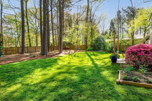 2522 Fontainebleau Dr, Atlanta GA  30360-1230 exterior