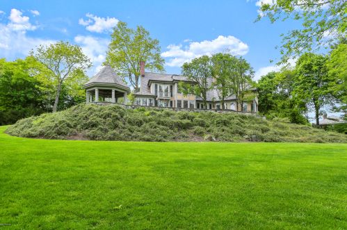 672 Lake Ave, Greenwich CT  06830-3854 exterior