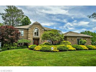 19029 Heritage Trl, Cleveland OH  44136-7076 exterior