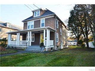 617 Stratfield Rd, Fairfield, CT 06825-1844