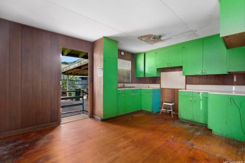 84-439 Makaha Valley Rd, Nanakuli, HI 96792-2155