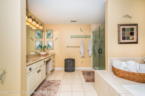 7 Bermet Ct, Tinton Falls NJ 07724-4026 exterior