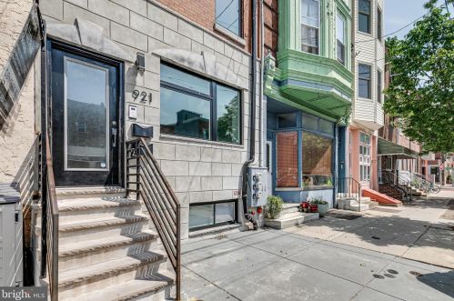 921 11th St, Philadelphia PA  19123-1135 exterior