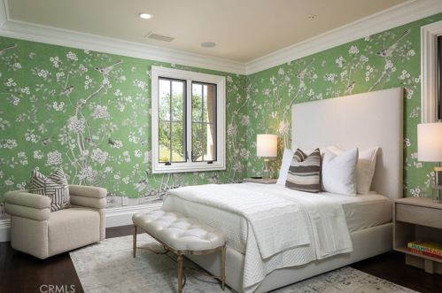 76 Golden Eagle, Irvine CA  92603-0309 exterior