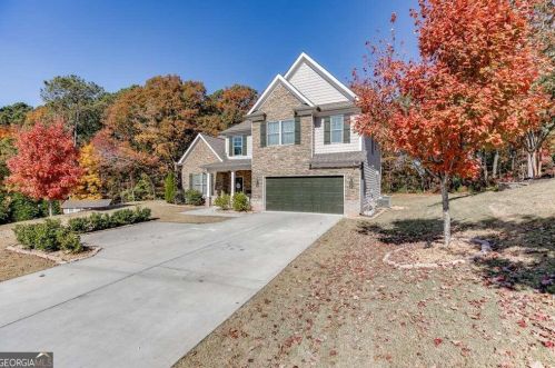 559 Thomas Dr, Loganville, GA 30052-7211