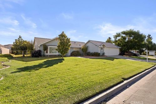 472 Tanner Cir, Riverside, CA 92507-1444