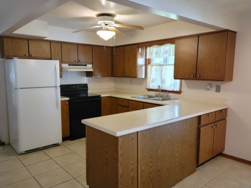 6 Durell Dr, Kankakee, IL 60901-6002