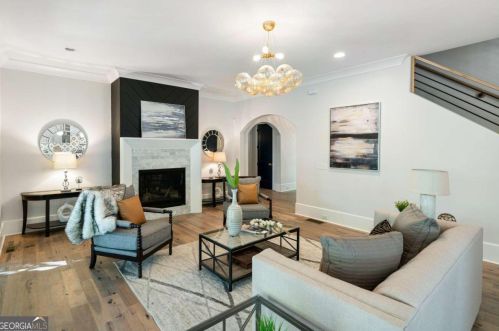 2731 Arden Rd, Atlanta GA  30305-1913 exterior