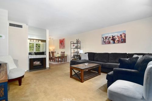 9763 Via Nola, Burbank, CA 91504-1121