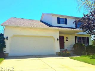 402 Old Farm Rd, Bloomington, IL 61704-1233