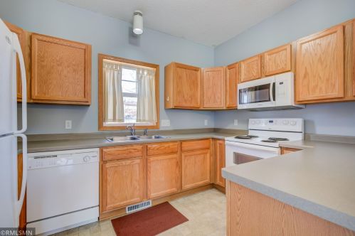 1141 Barclay St, Saint Paul MN  55106-1202 exterior