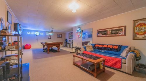 2525 Drexel Dr, Hobart IN 46342-3528 exterior