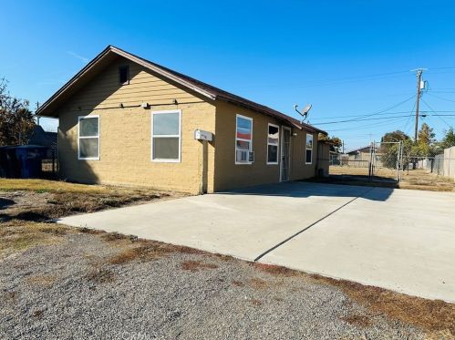 304 Alameda Ave, Sharon, CA 93610-3233