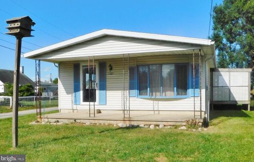 2882 Centennial Rd, Hanover, PA 17331-9085